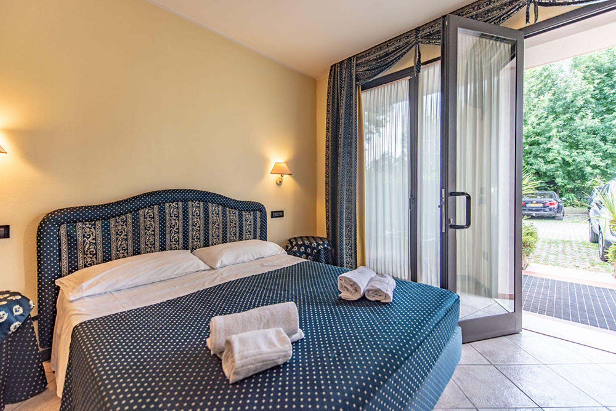 סירמיונה Yachting Hotel Mistral מראה חיצוני תמונה