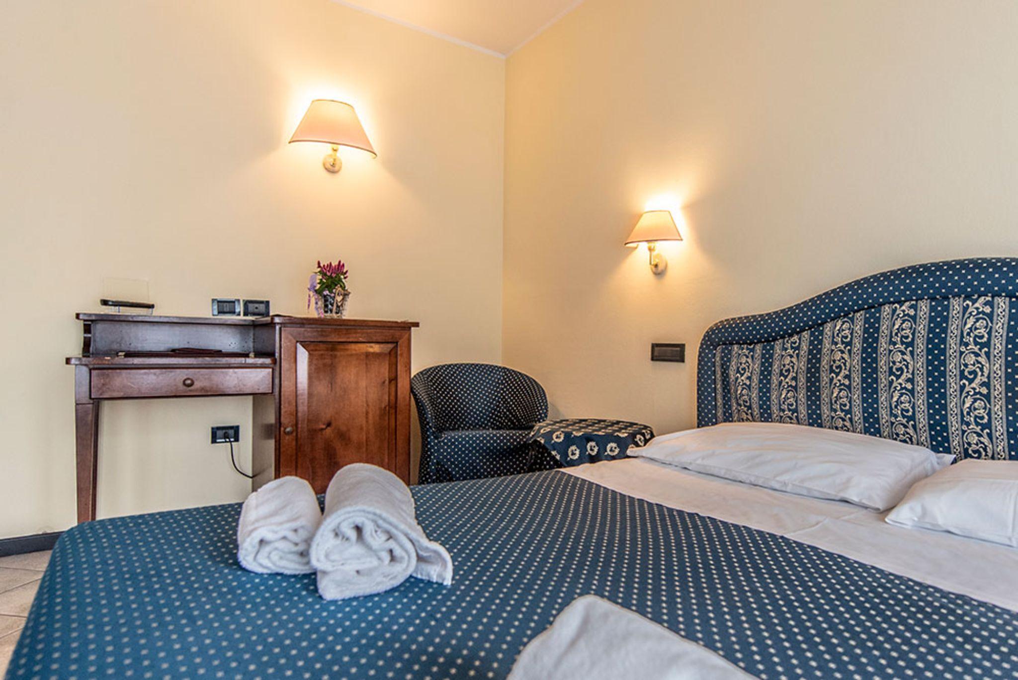 סירמיונה Yachting Hotel Mistral מראה חיצוני תמונה