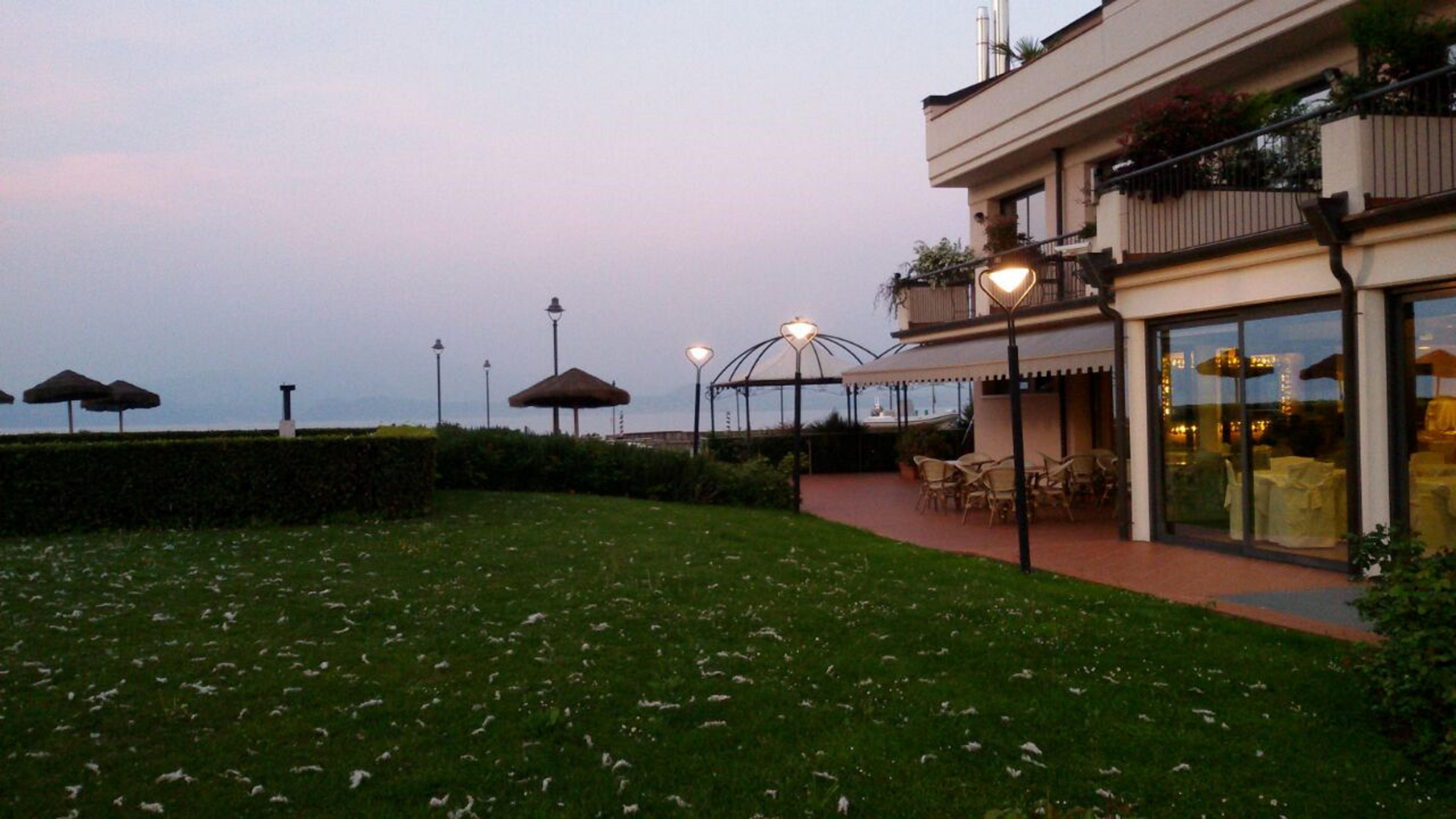 סירמיונה Yachting Hotel Mistral מראה חיצוני תמונה