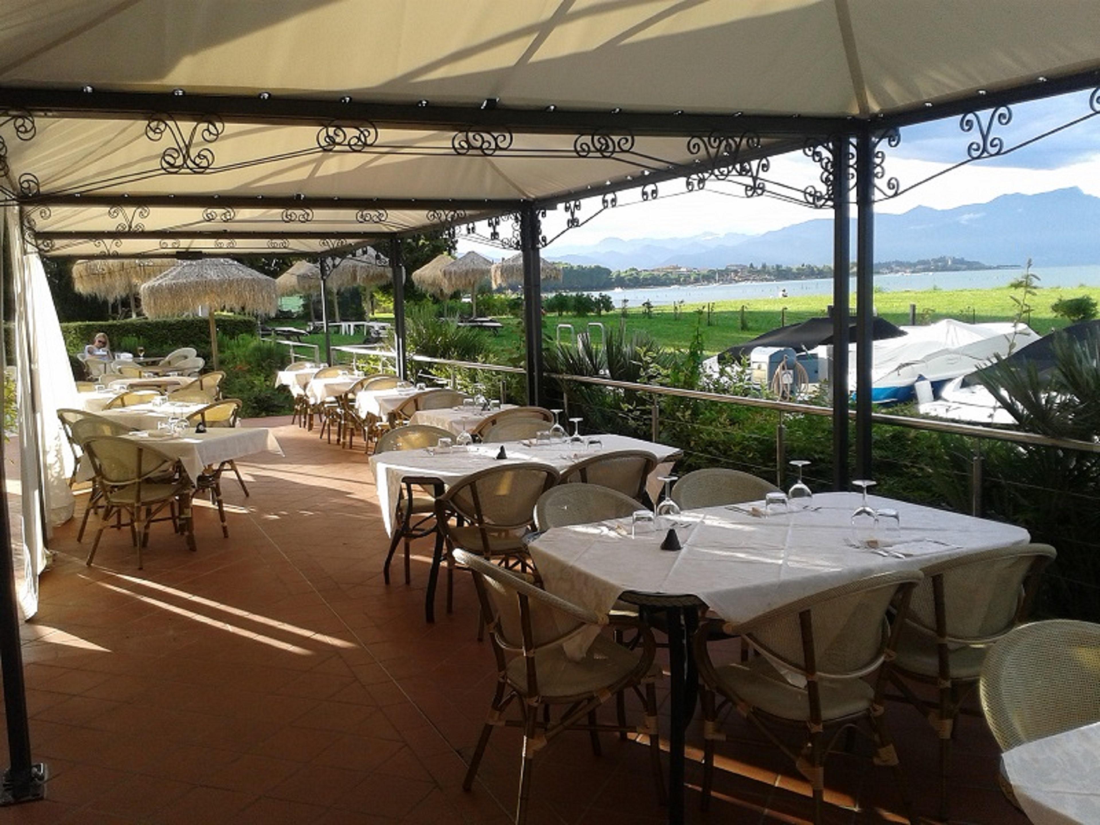 סירמיונה Yachting Hotel Mistral מראה חיצוני תמונה