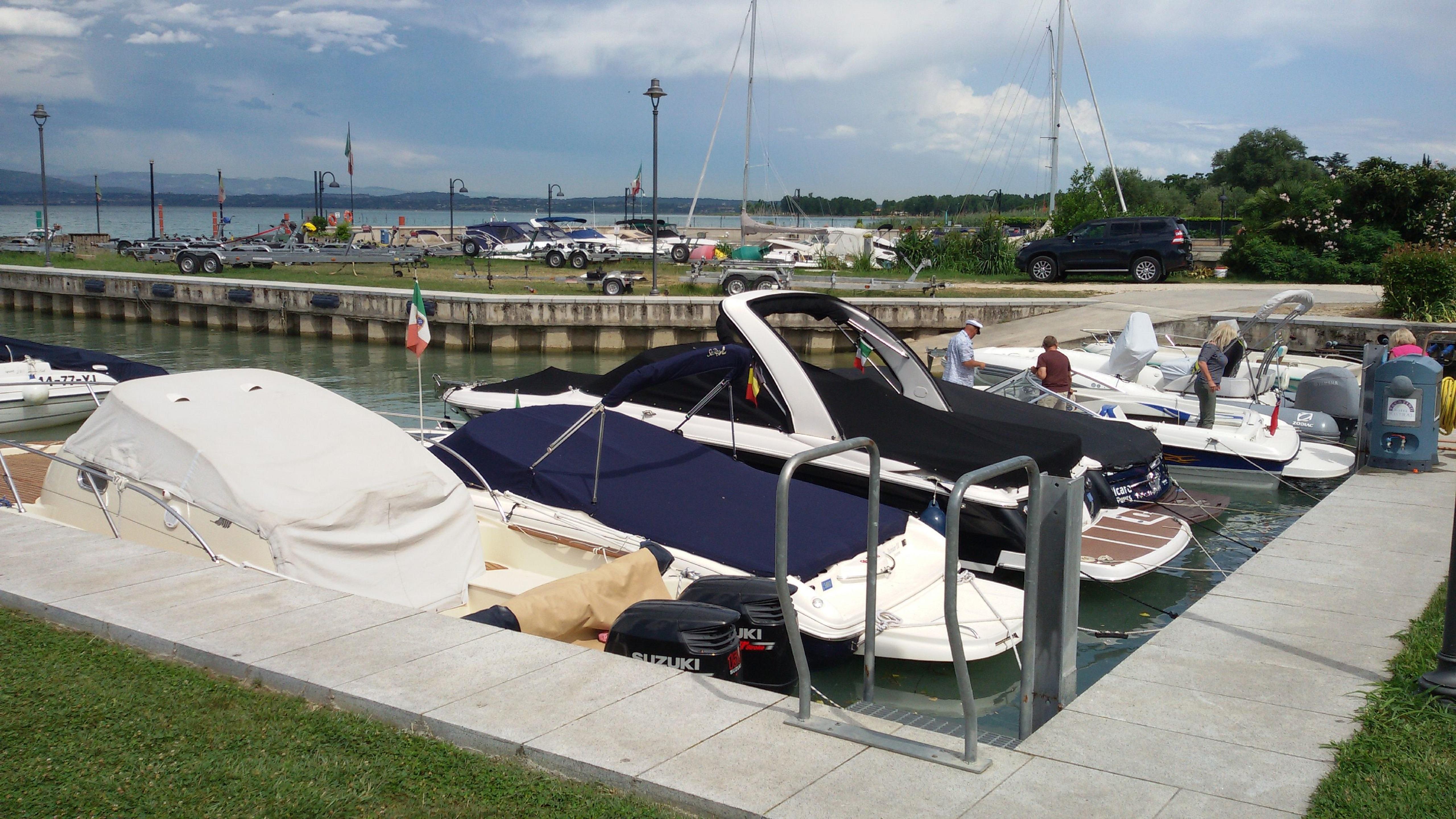 סירמיונה Yachting Hotel Mistral מראה חיצוני תמונה