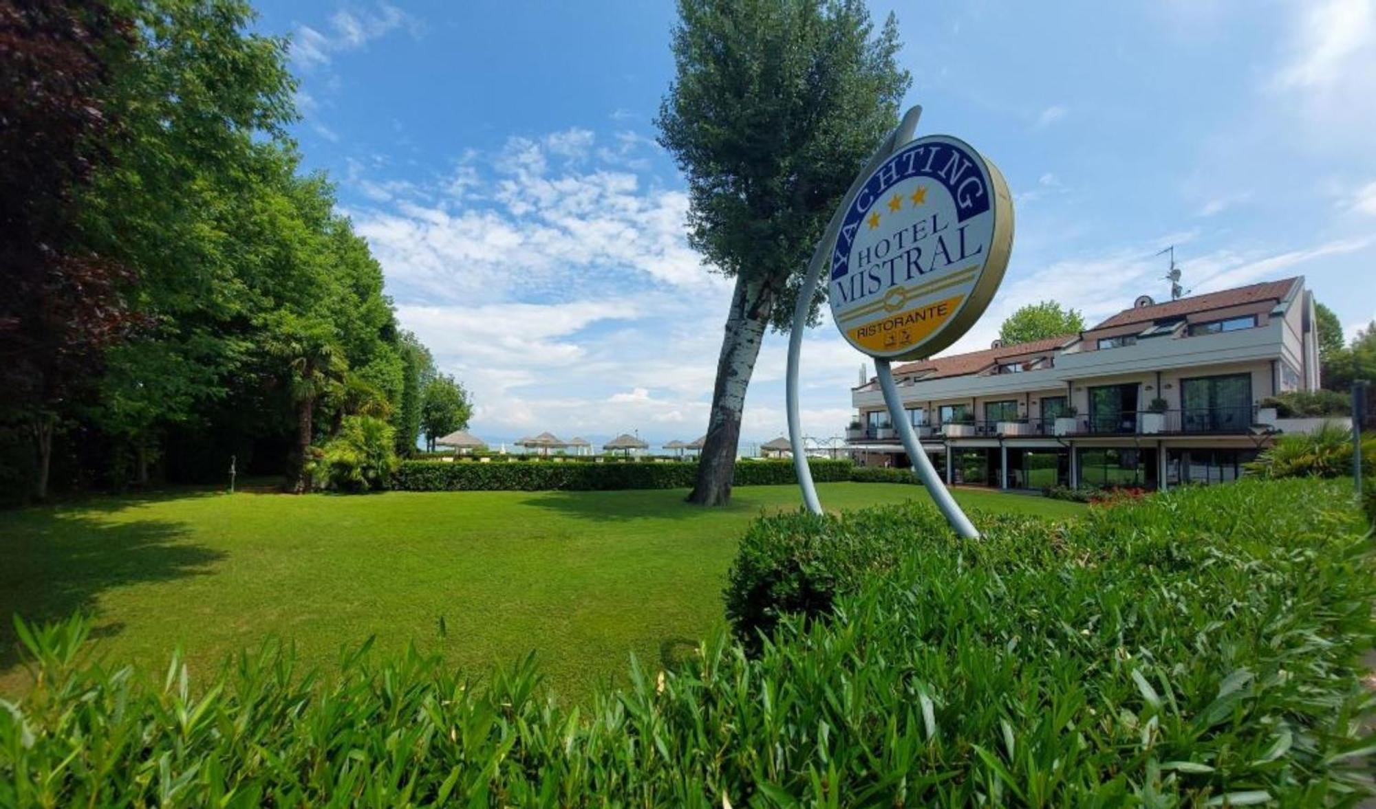 סירמיונה Yachting Hotel Mistral מראה חיצוני תמונה